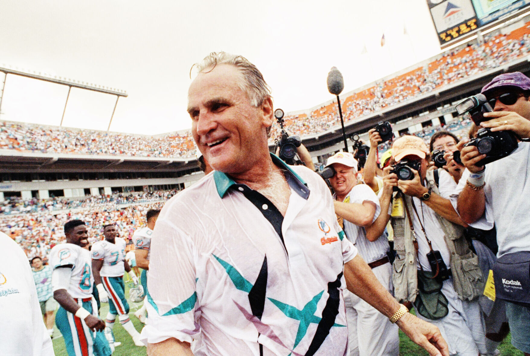 1991: Miami coach Don Shula gets his 300th career victory